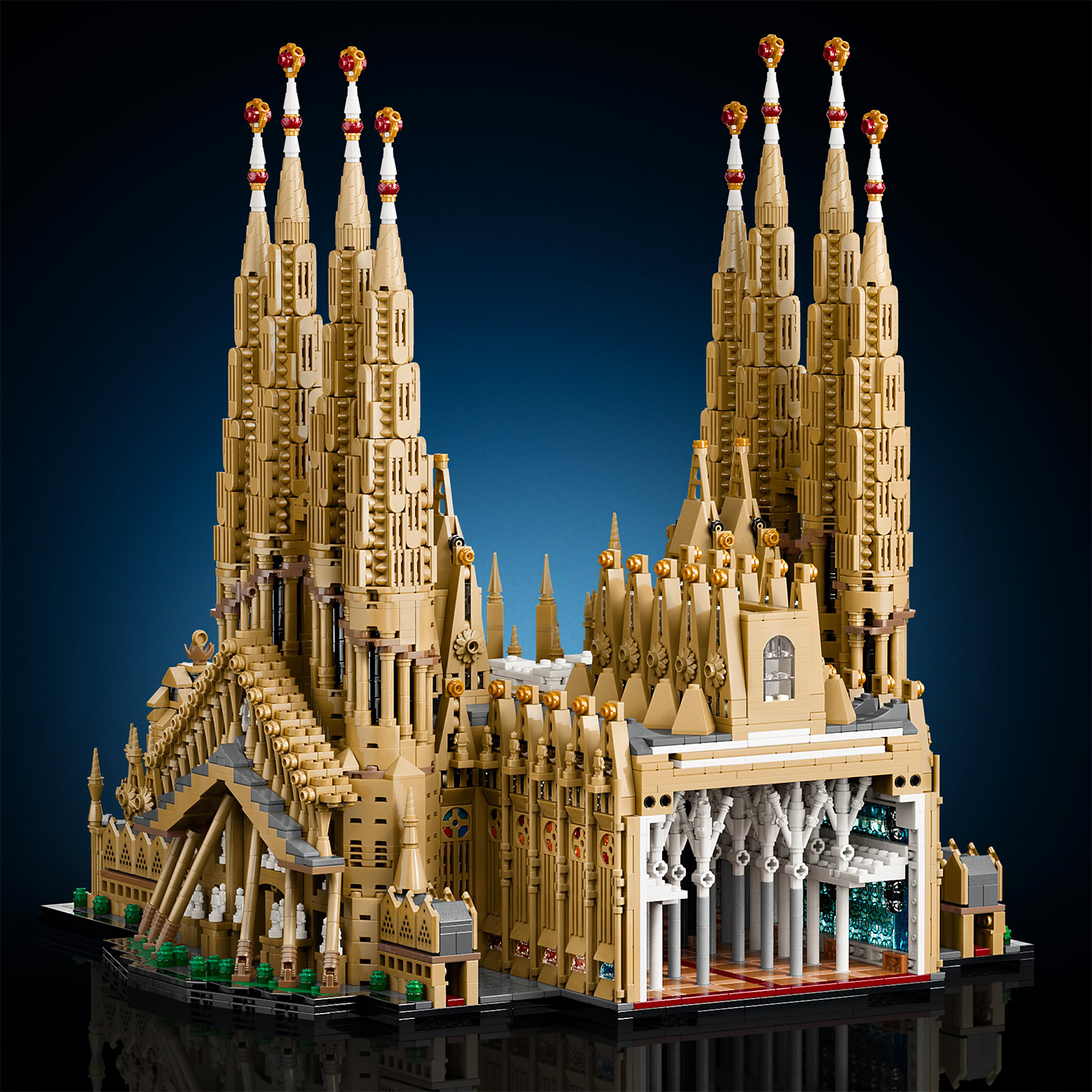 LEGO 21065 Sagrada Família — towers and glazed nave