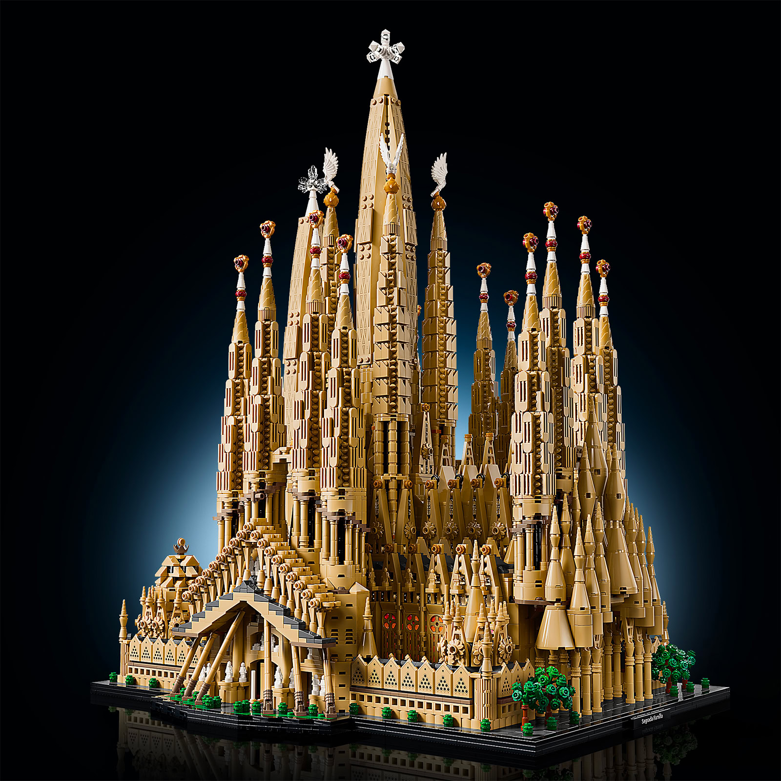 LEGO 21065 Sagrada Família — three-quarter view